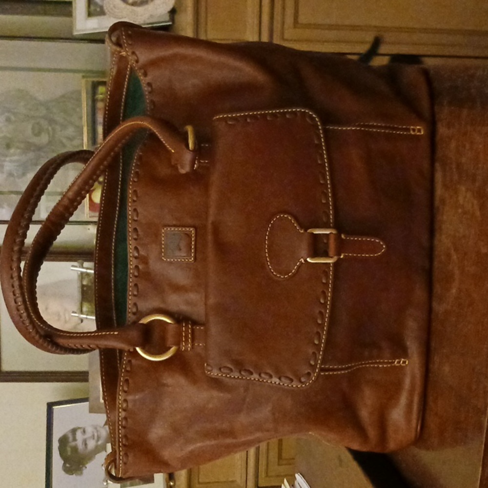 Dooney and Bourke florentine large tote in chestnut, 11"×19"×6.5"